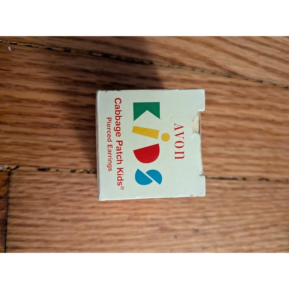 Vintage Avon Cabbage Patch Kids Pierced Earrings Retro 1980s Studs Original Box